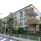 ファーストアパートメンツ三田