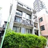 ラファエロ氷川坂